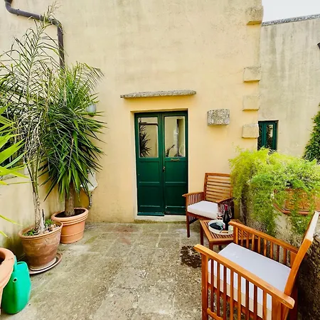 Corte Dei Sogni לינה וארוחת בוקר 4*